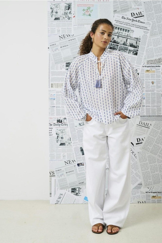 ONLGISELLE L/S O-NECK TIE SHIRT OX 15365878 CLOUD DANCER/BLUE DOBBY